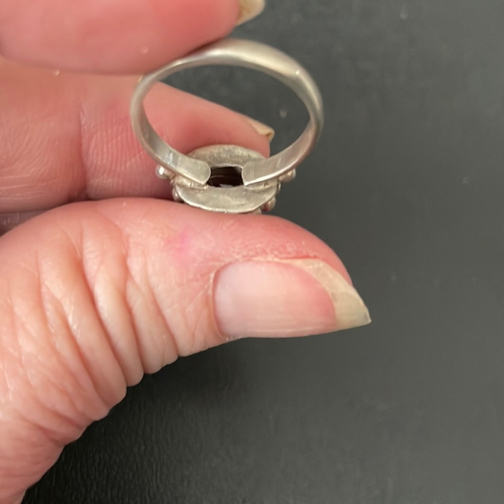 Sterling NEW silver garnet ring SZ 7.5 Stamped 925.  Absolutely gorgeous - Picture 9 of 11